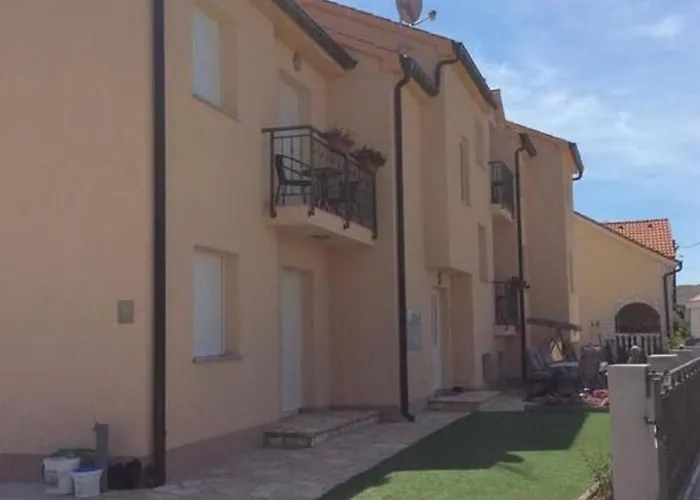 Apartments Lipovica