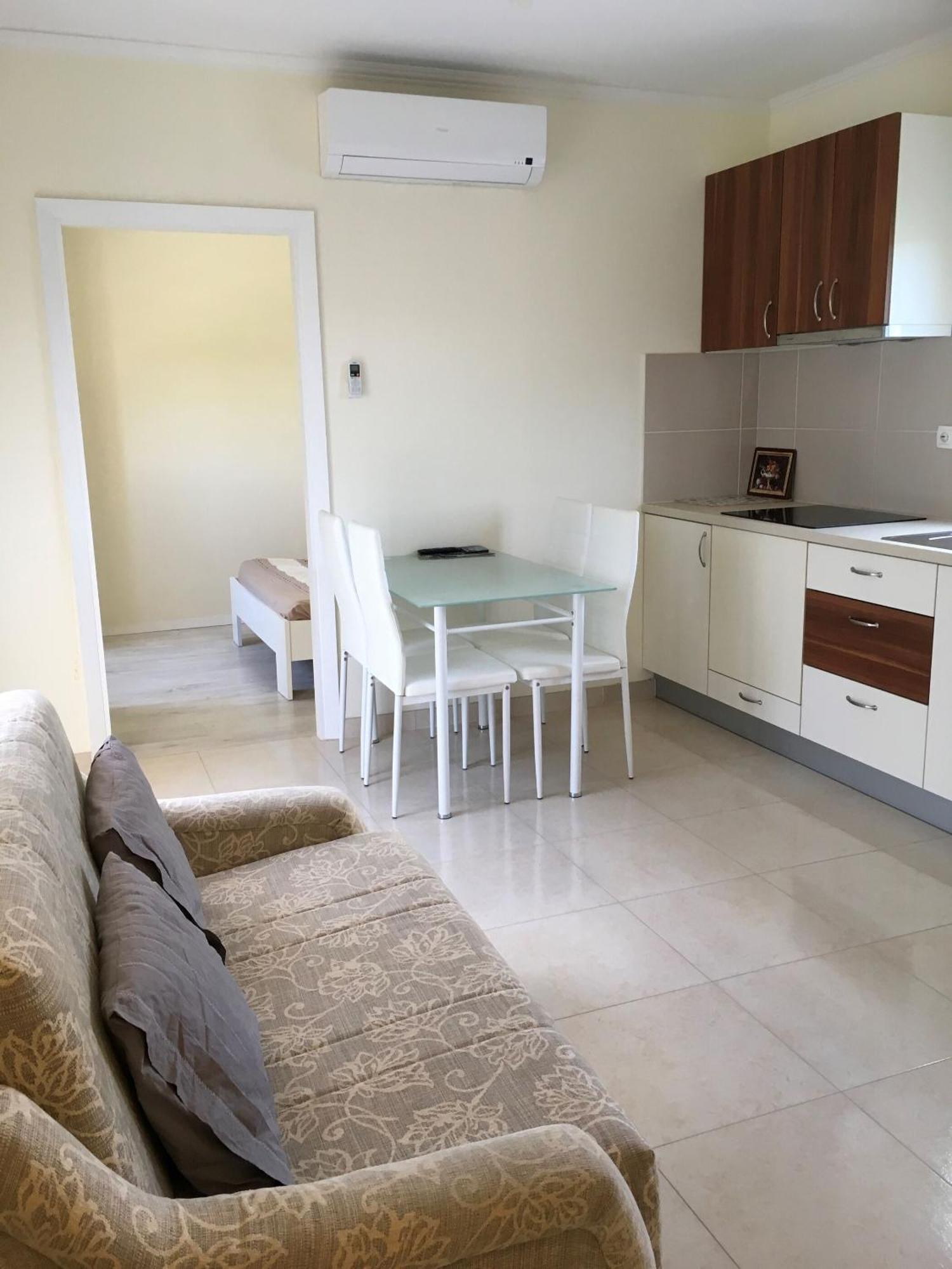 Lipovica Apartment