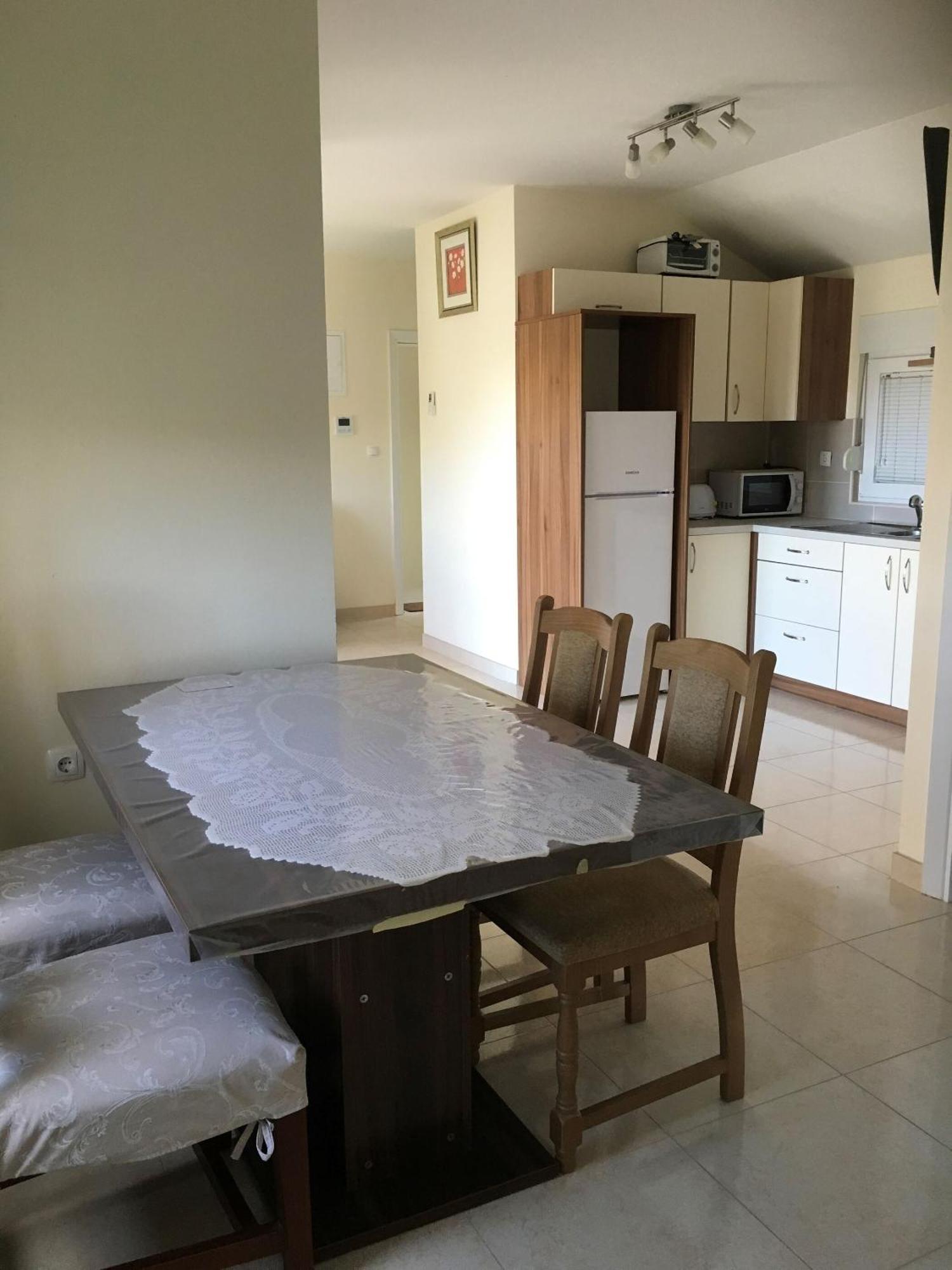 Lipovica Apartment *